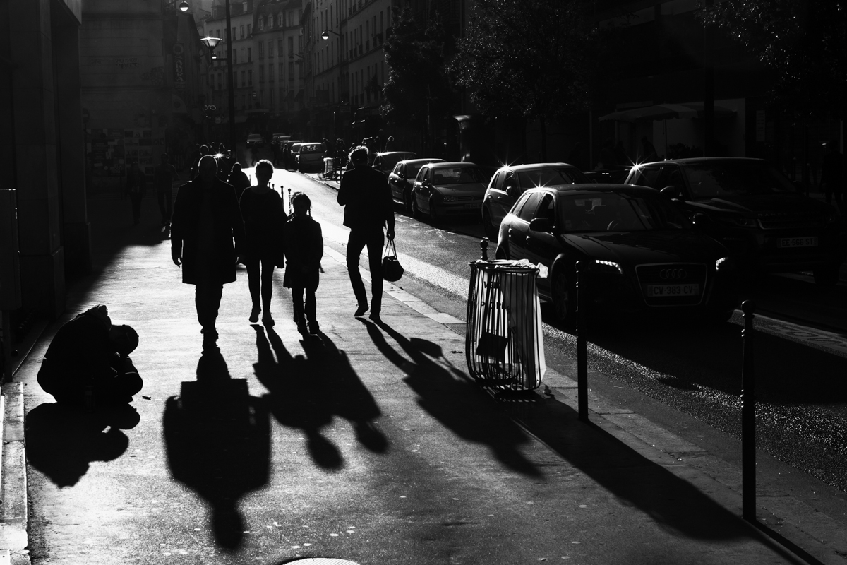 Black and White | Street Photography | Paris | Indifference